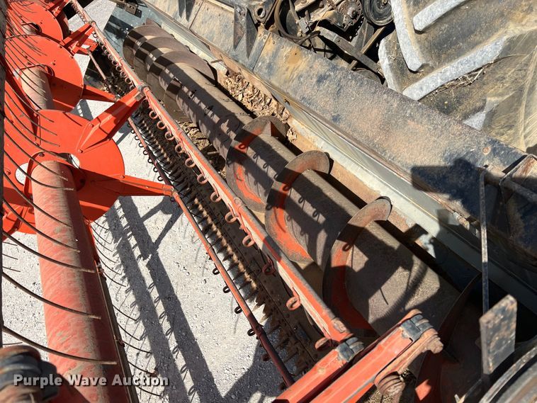 image for item HX9933 1977 Gleaner F2  combine