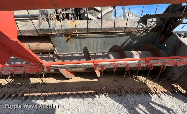 image for item HX9933 1977 Gleaner F2  combine