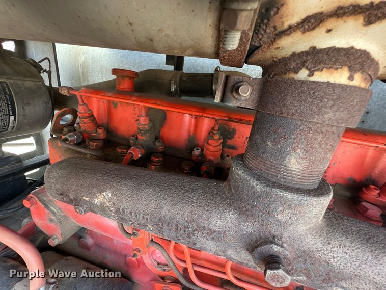 image for item HX9933 1977 Gleaner F2  combine