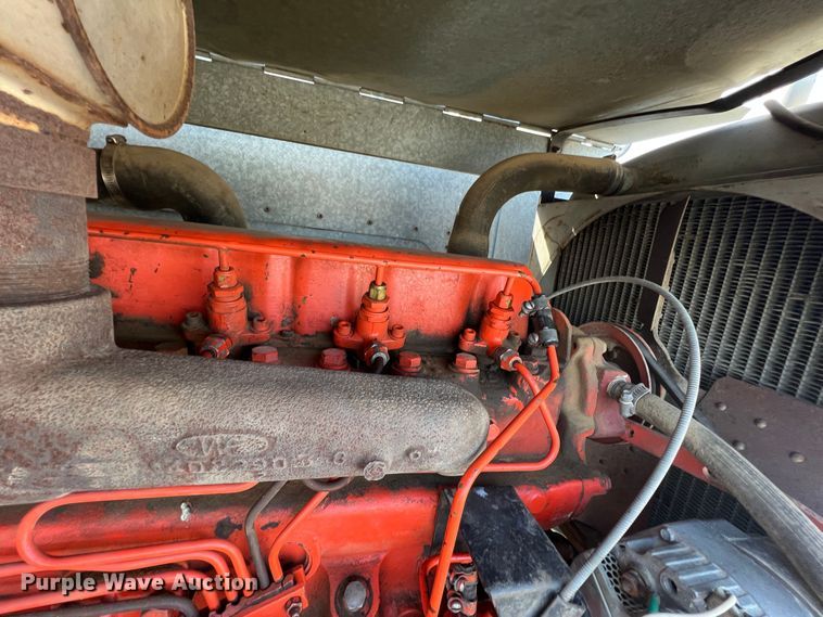 image for item HX9933 1977 Gleaner F2  combine