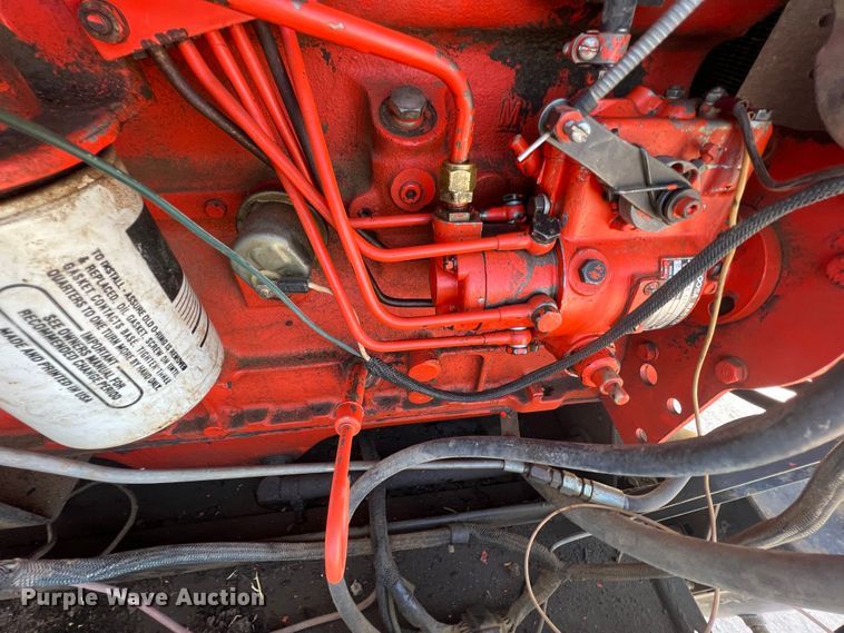 image for item HX9933 1977 Gleaner F2  combine