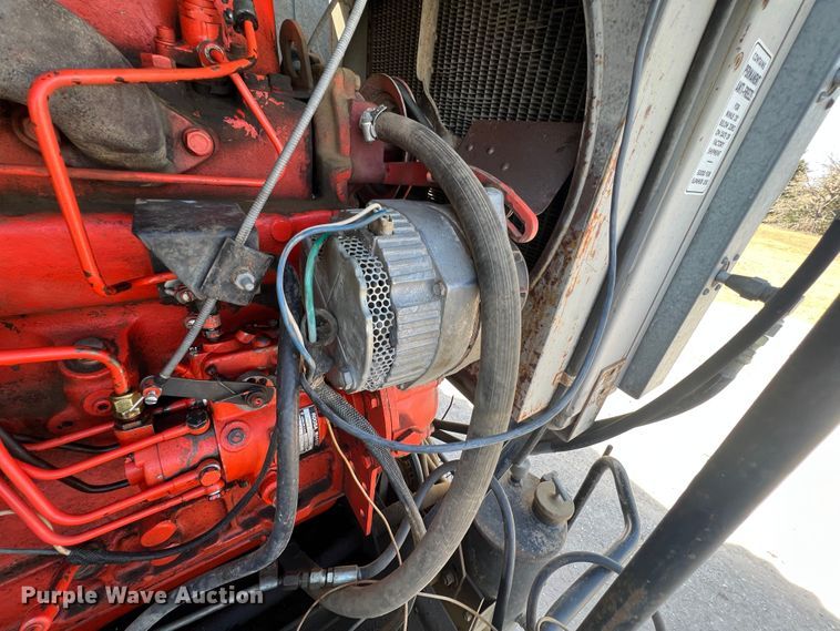 image for item HX9933 1977 Gleaner F2  combine