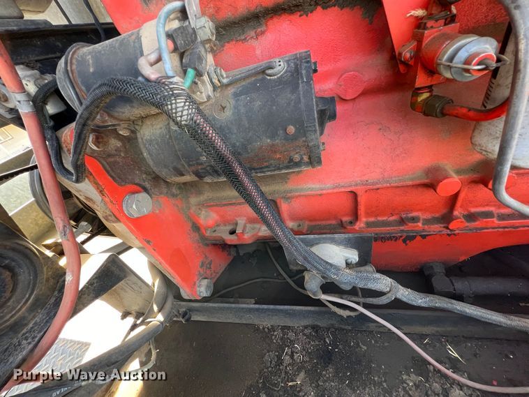 image for item HX9933 1977 Gleaner F2  combine