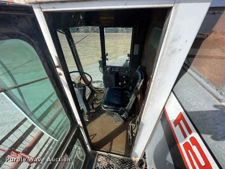 image for item HX9933 1977 Gleaner F2  combine