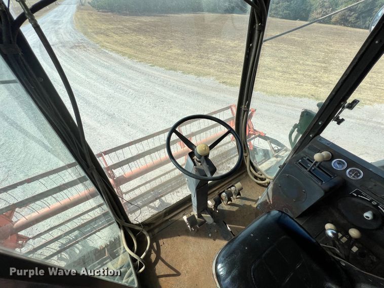 image for item HX9933 1977 Gleaner F2  combine