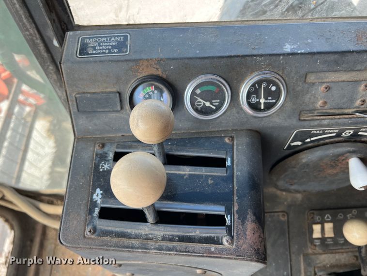 image for item HX9933 1977 Gleaner F2  combine