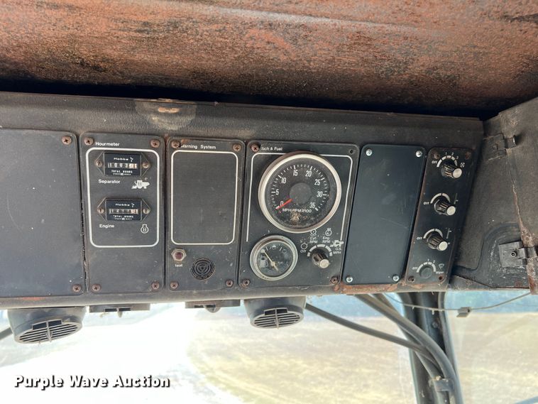 image for item HX9933 1977 Gleaner F2  combine