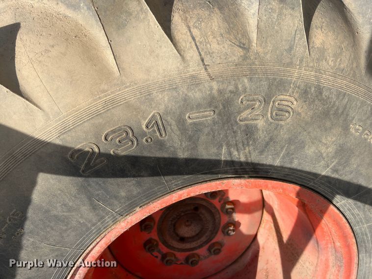 image for item HX9933 1977 Gleaner F2  combine