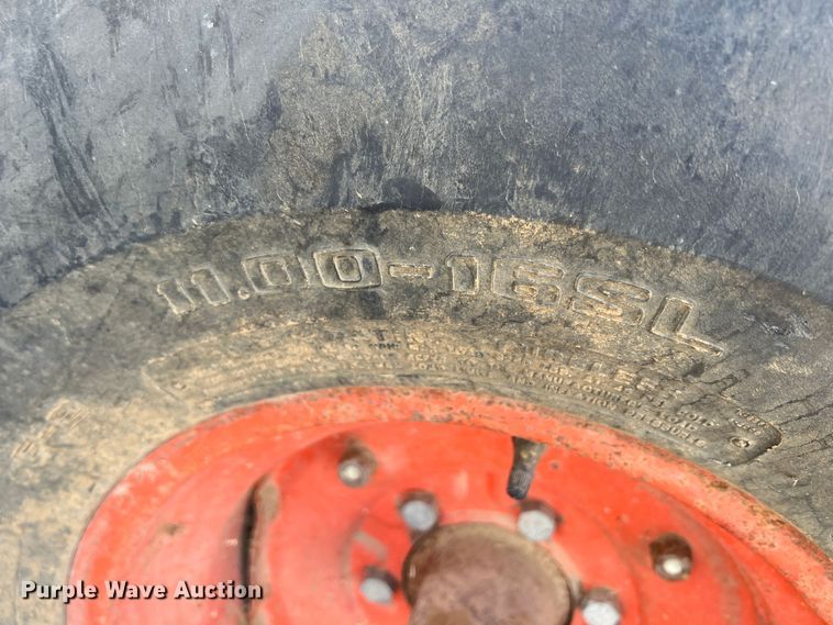 image for item HX9933 1977 Gleaner F2  combine