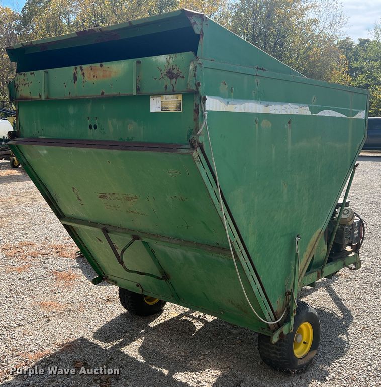 image for item HX9937 John Deere 162  lawn vacuum