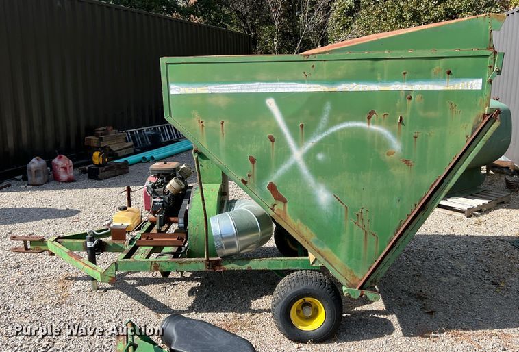 image for item HX9937 John Deere 162  lawn vacuum