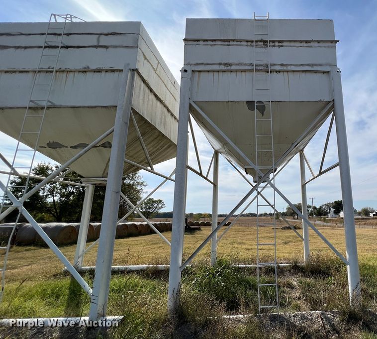 image for item HX9939 Feed Bin