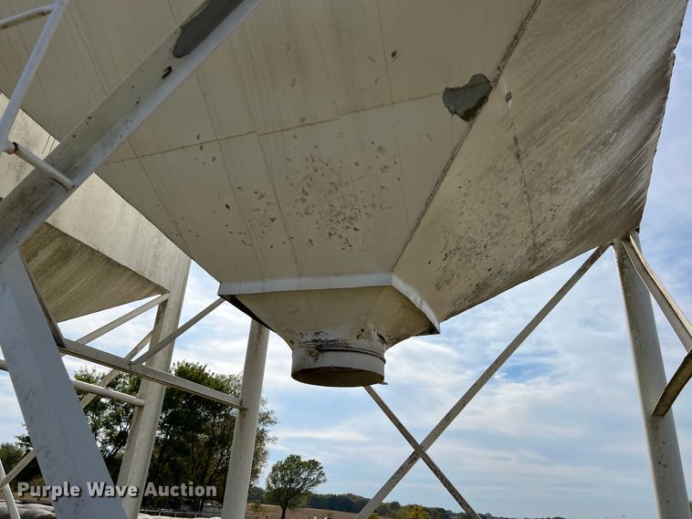 image for item HX9939 Feed Bin