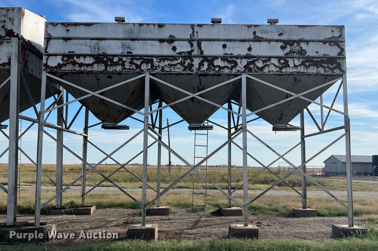 image for item HX9941 Feed bin