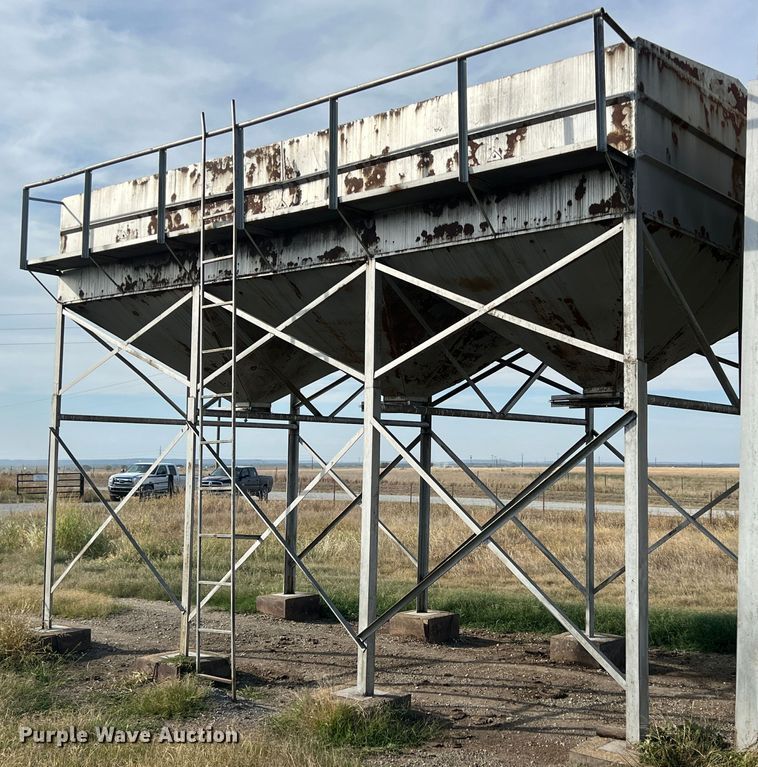 image for item HX9941 Feed bin