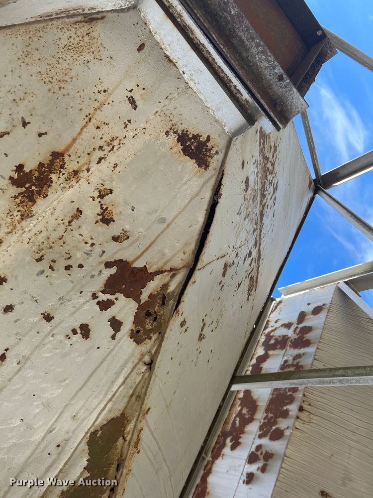 image for item HX9941 Feed bin