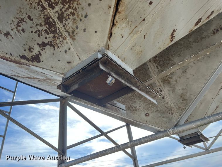 image for item HX9941 Feed bin