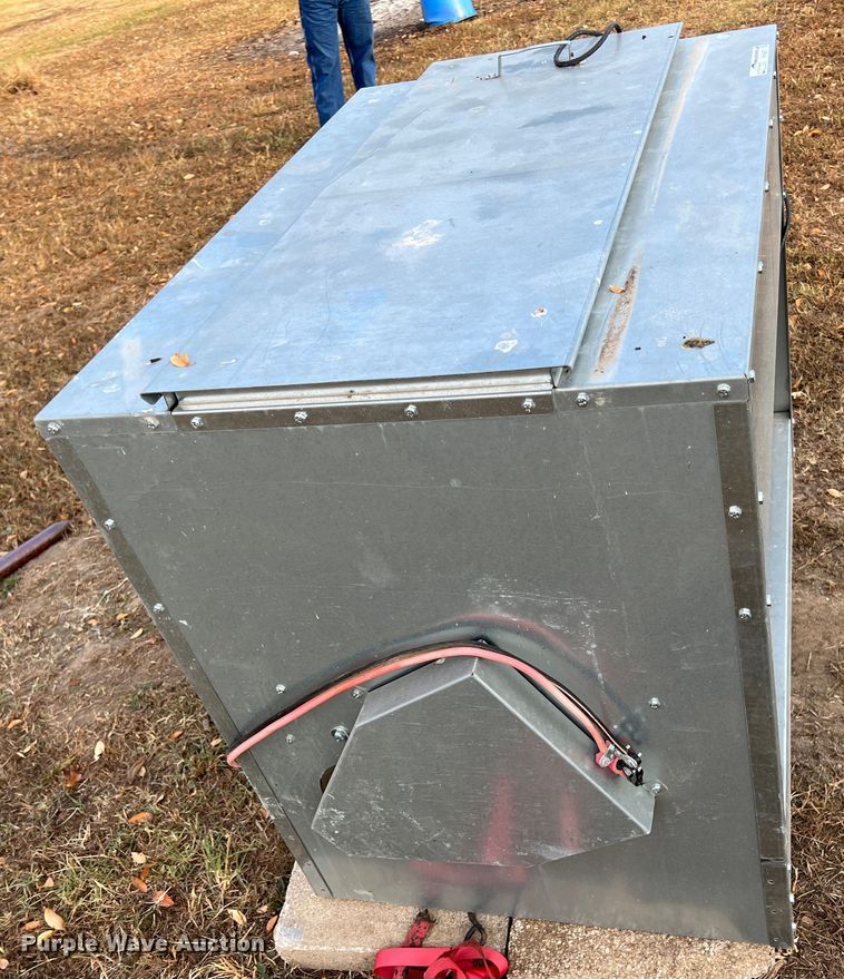 image for item HX9967 Stull Feeders  cake feeder