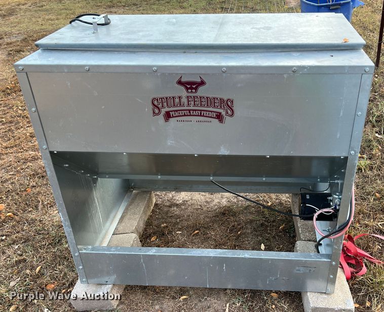 image for item HX9967 Stull Feeders  cake feeder