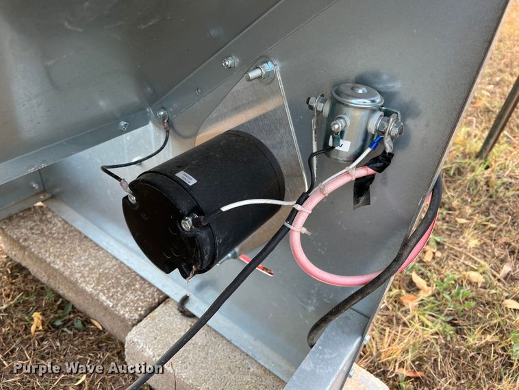 image for item HX9967 Stull Feeders  cake feeder