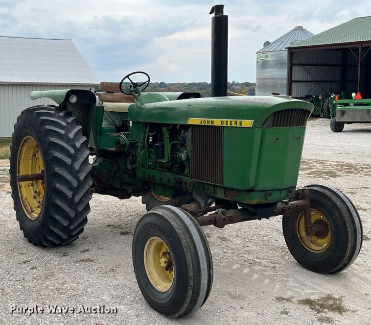 image for item HX9984 1972 John Deere 4320  tractor