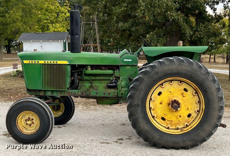 image for item HX9984 1972 John Deere 4320  tractor