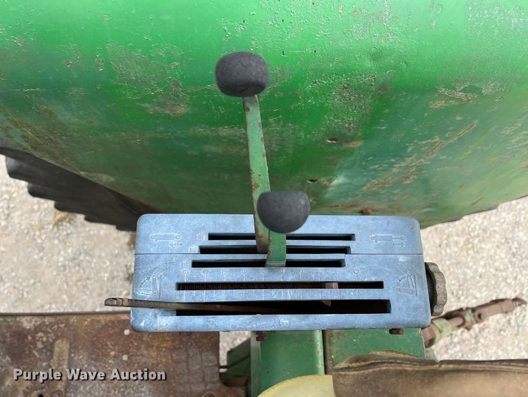 image for item HX9984 1972 John Deere 4320  tractor