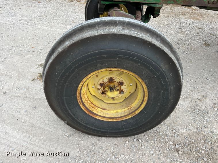 image for item HX9984 1972 John Deere 4320  tractor