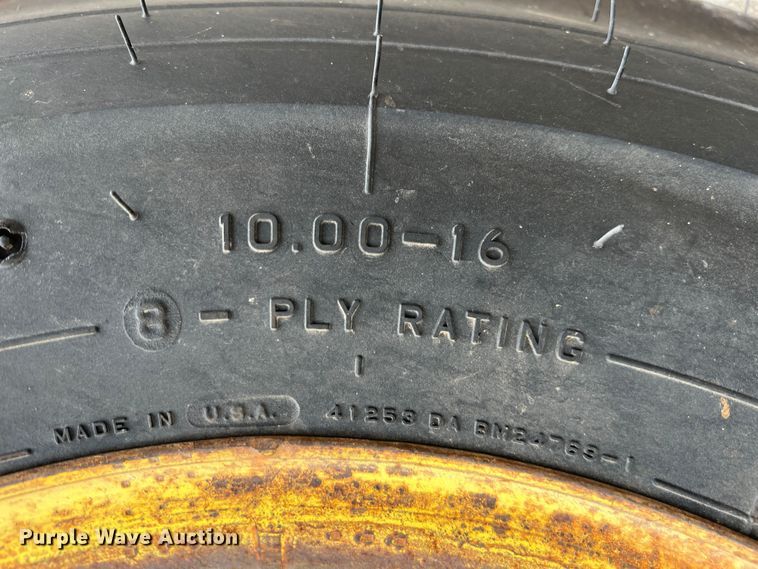 image for item HX9984 1972 John Deere 4320  tractor