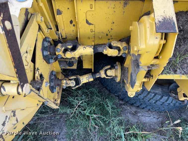 image for item JD9223 New Holland 750HD  windrower disc head