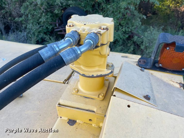 image for item JD9223 New Holland 750HD  windrower disc head