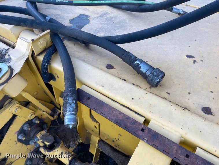 image for item JD9223 New Holland 750HD  windrower disc head