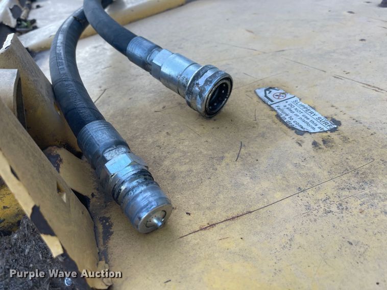 image for item JD9223 New Holland 750HD  windrower disc head