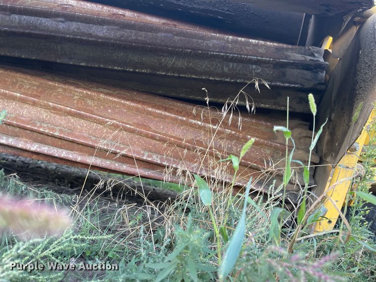 image for item JD9223 New Holland 750HD  windrower disc head