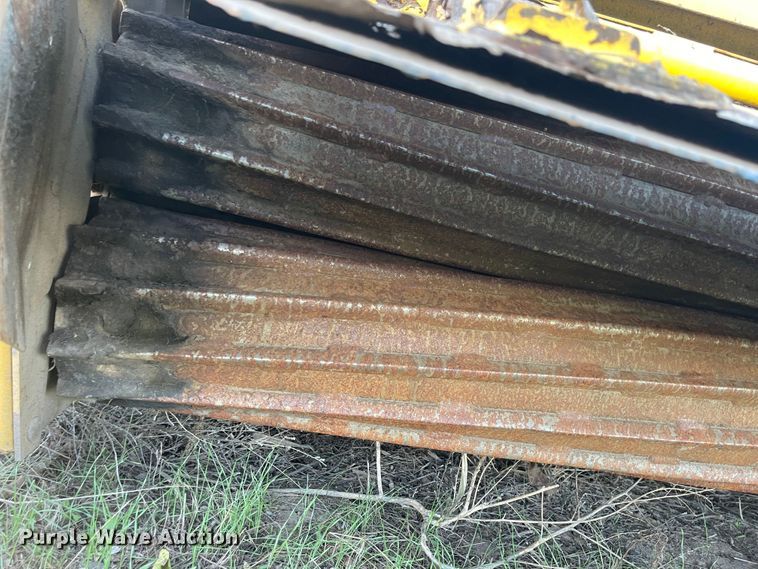 image for item JD9223 New Holland 750HD  windrower disc head