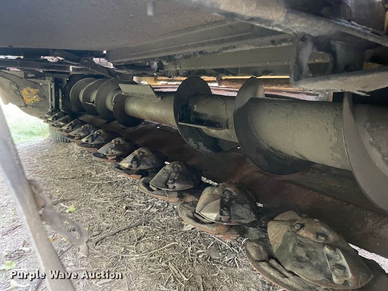 image for item JD9223 New Holland 750HD  windrower disc head