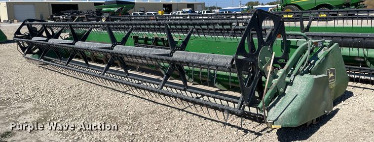 image for item JD9242 1998 John Deere 925  flex head