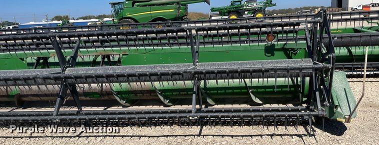 image for item JD9242 1998 John Deere 925  flex head