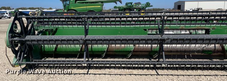 image for item JD9242 1998 John Deere 925  flex head