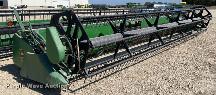 image for item JD9242 1998 John Deere 925  flex head