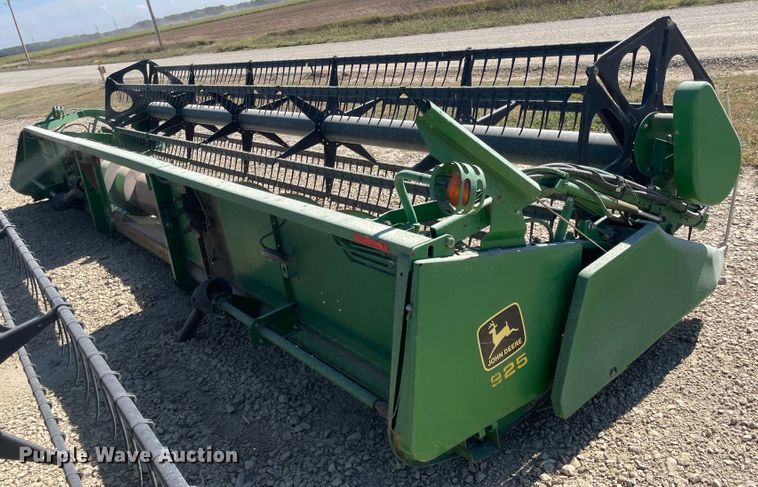image for item JD9242 1998 John Deere 925  flex head