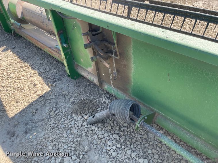 image for item JD9242 1998 John Deere 925  flex head