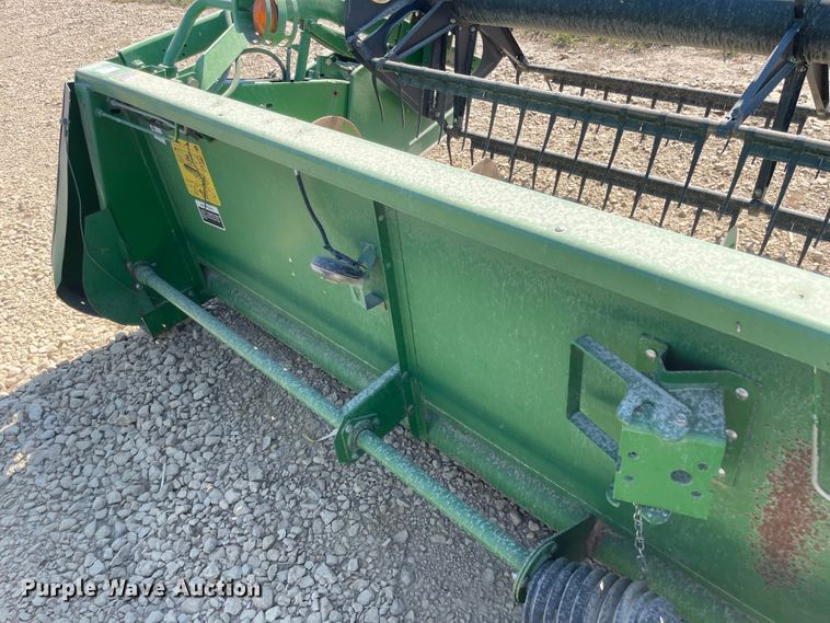 image for item JD9242 1998 John Deere 925  flex head