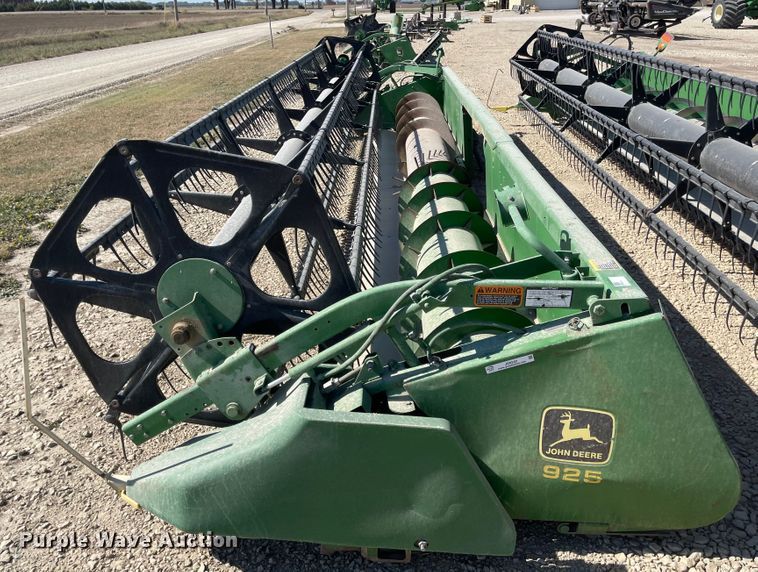 image for item JD9242 1998 John Deere 925  flex head