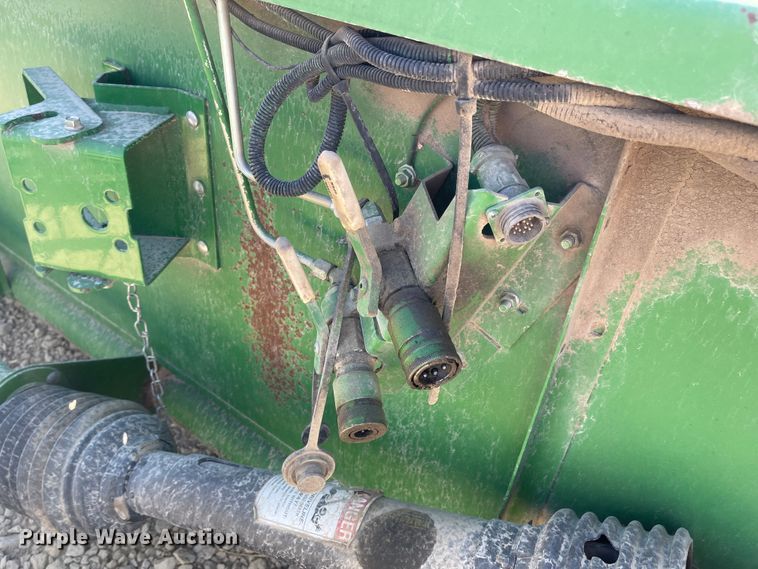 image for item JD9242 1998 John Deere 925  flex head