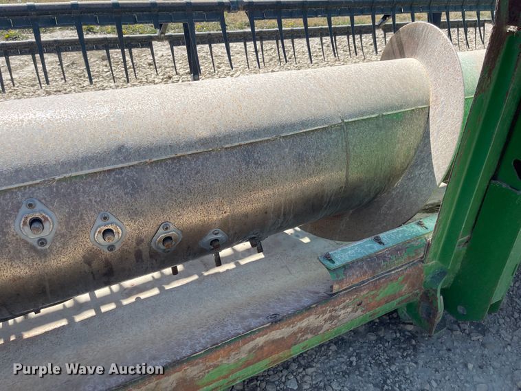 image for item JD9242 1998 John Deere 925  flex head