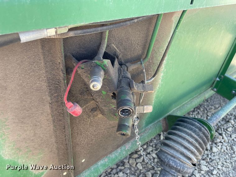 image for item JD9242 1998 John Deere 925  flex head