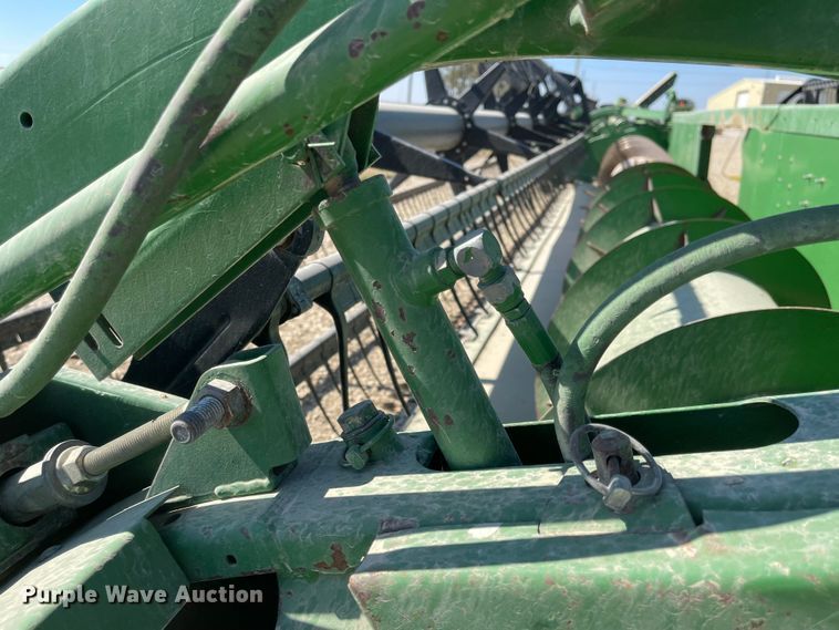 image for item JD9242 1998 John Deere 925  flex head