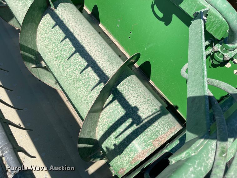 image for item JD9242 1998 John Deere 925  flex head