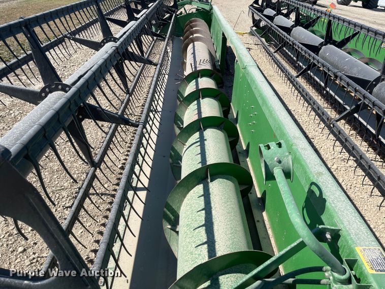 image for item JD9242 1998 John Deere 925  flex head